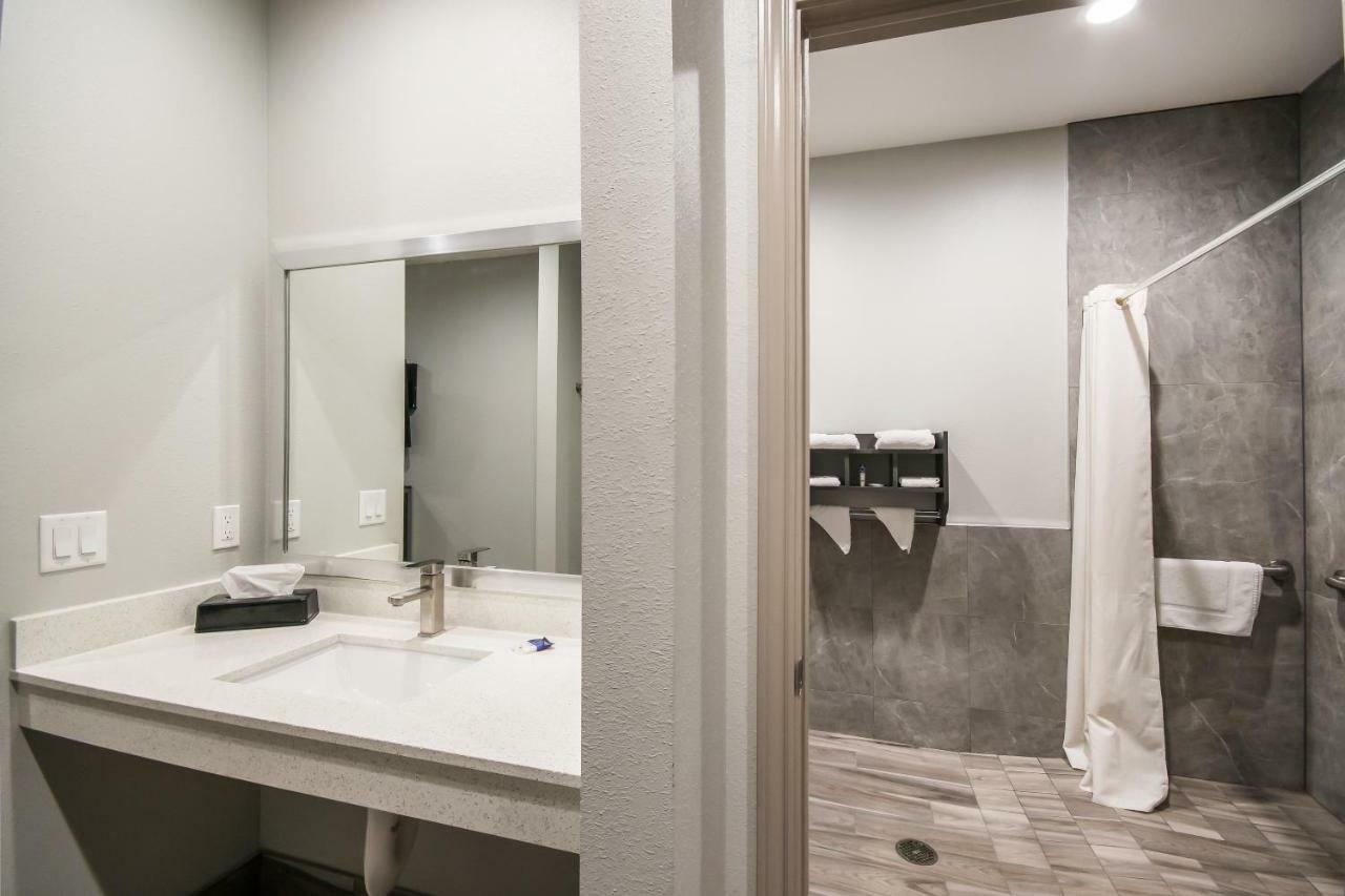 Americas Best Value Inn & Suites Ne Houston Downtown I-610 Exterior foto